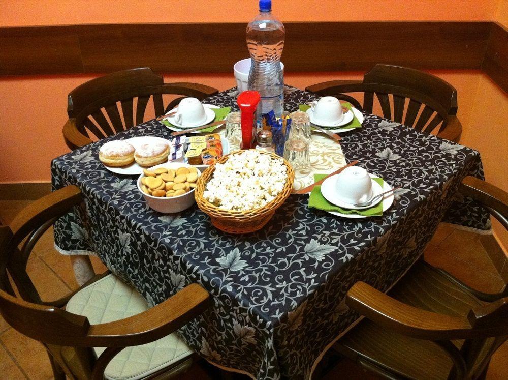 Hotel Columbo Прага Екстериор снимка